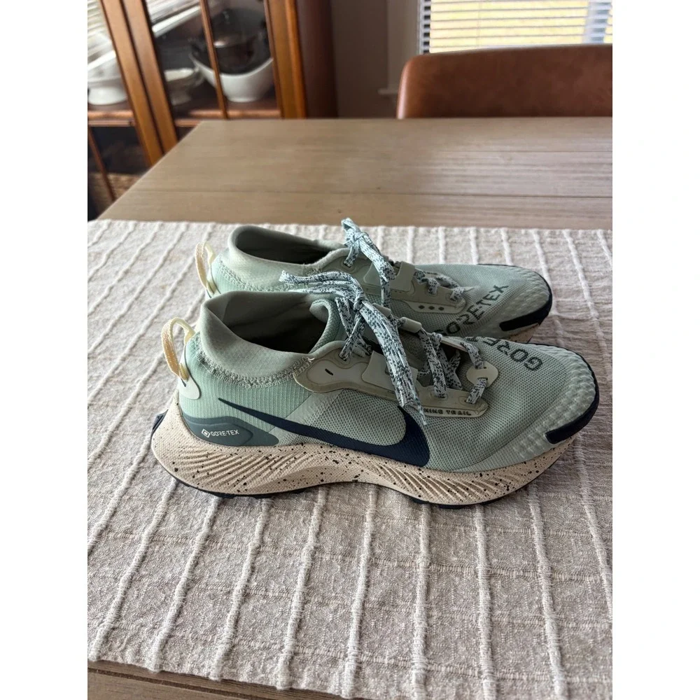 Nike Pegasus Trail 3 Gore-Tex shoes  Seagram Sz 7